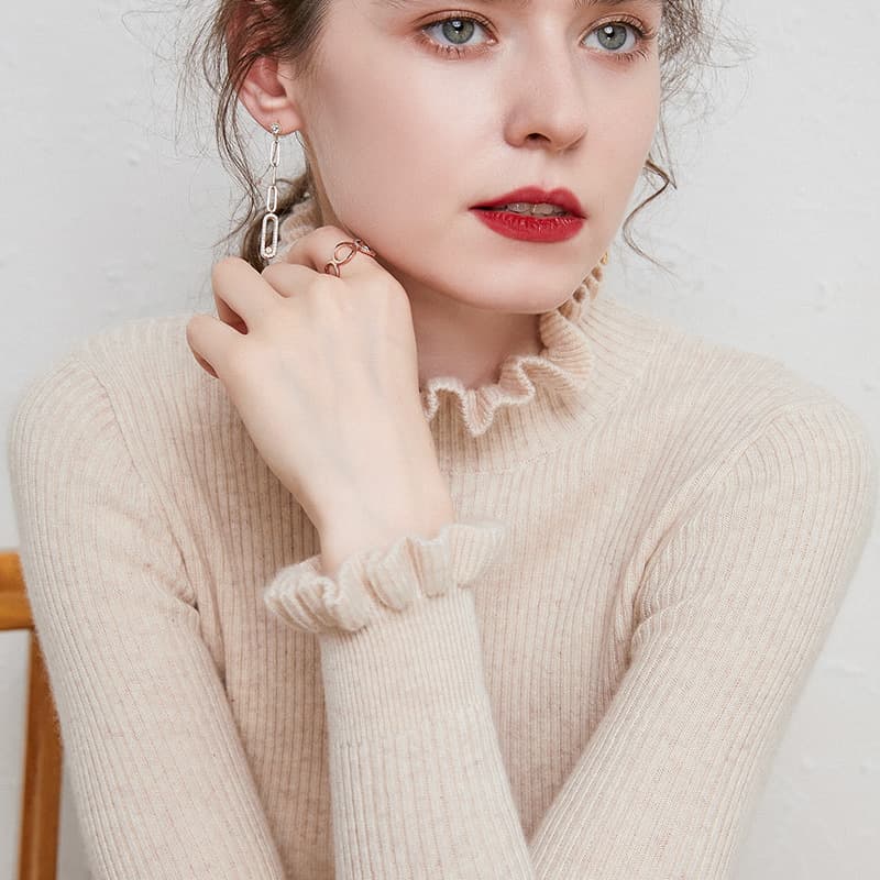 ネイビーコーデ フリル襟リブニットプルオーバー