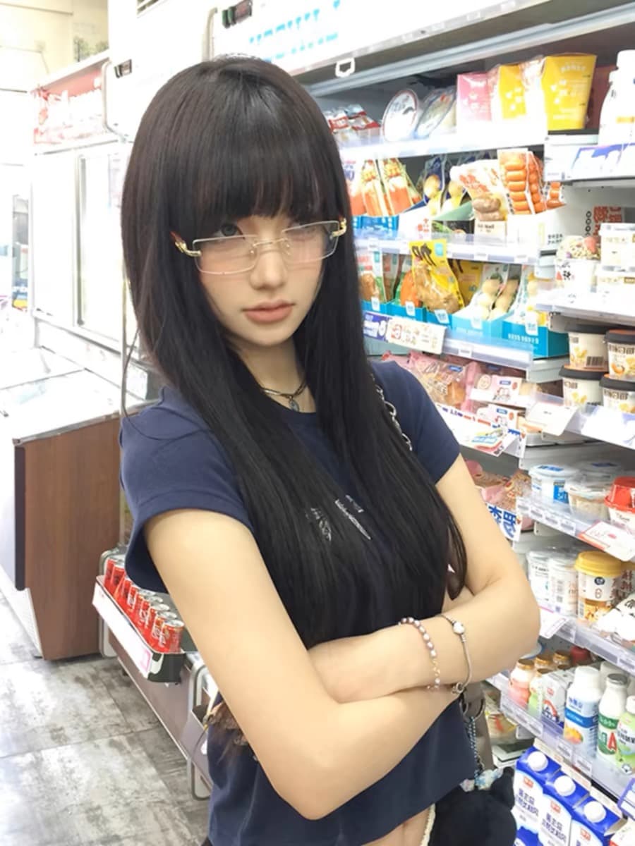 ネイビーコーデ リボンモチーフ ゆるふわトップス