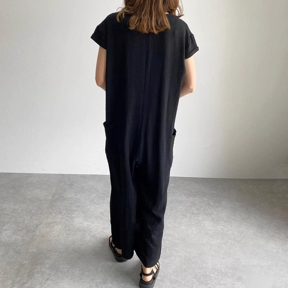 ネイビーコーデ ゆったりシルエットサロペットパンツ