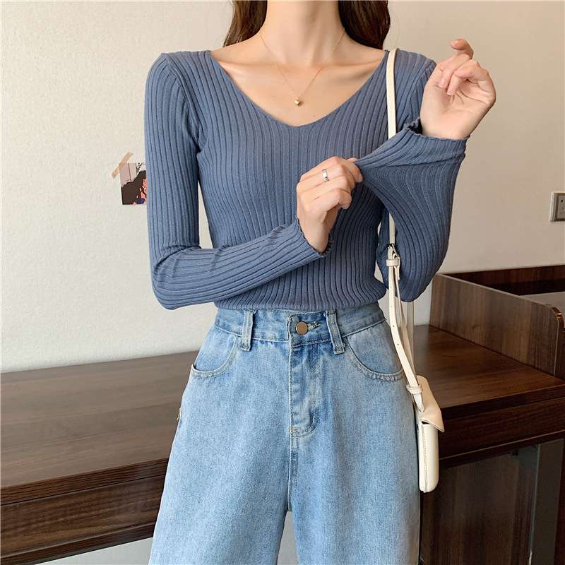 ネイビーコーデ シンプルリブ編みニット