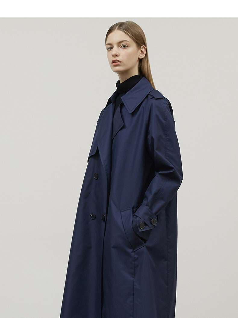 ネイビーコーデ クラシカル トレンチコート