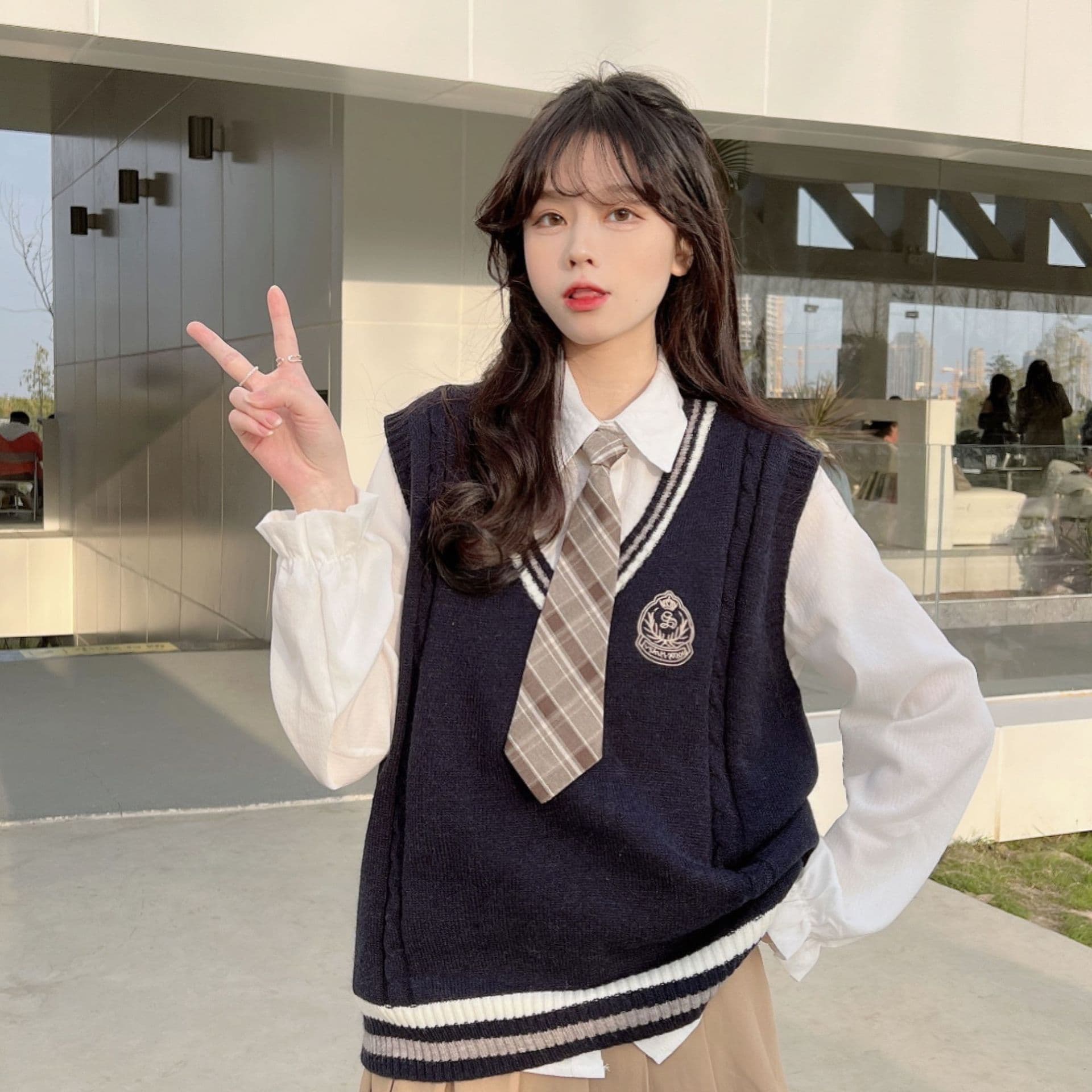 ネイビーコーデ 学生風レトロジレ制服風ニット