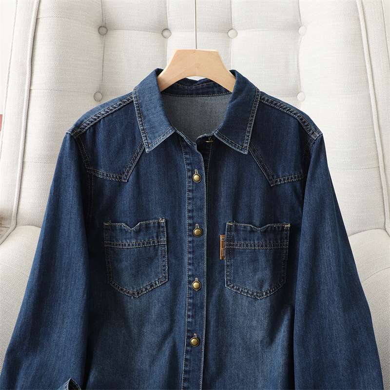 ネイビーコーデ デニムシャツブラウス