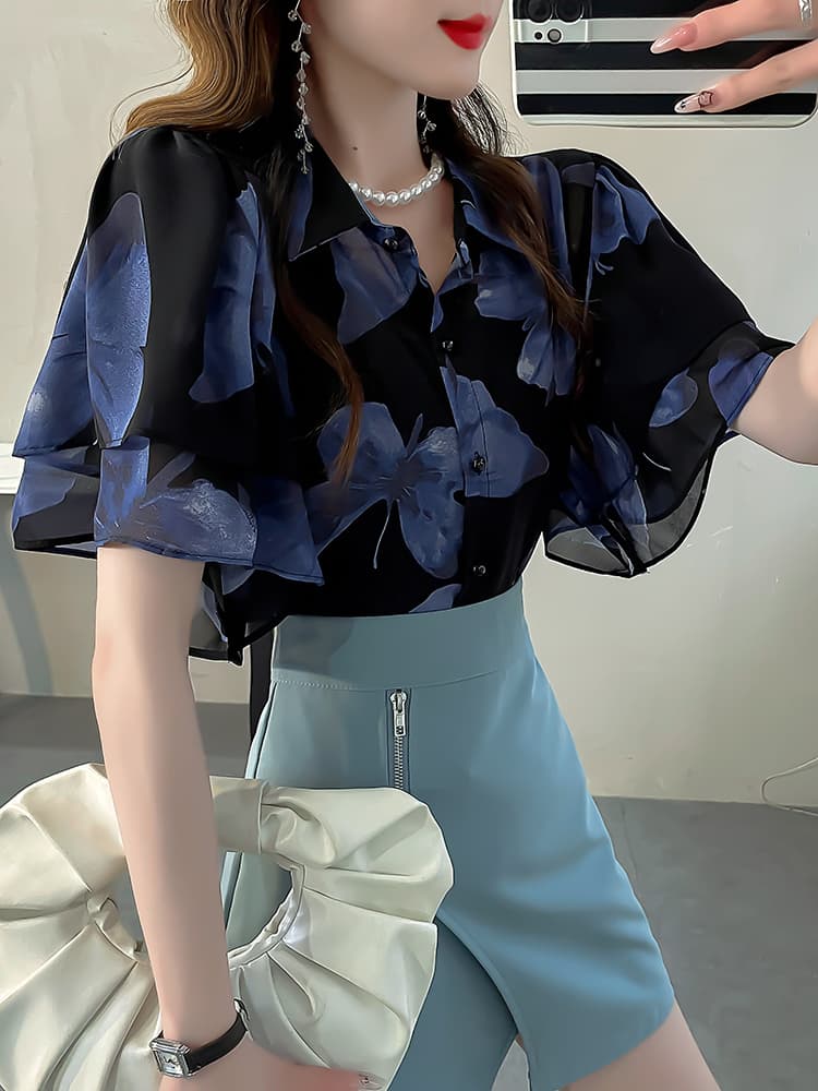 ネイビーコーデ 花柄パフスリーブブラウス