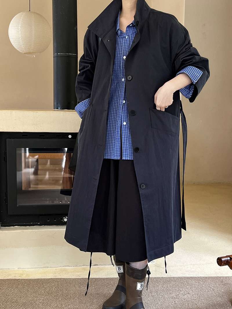 ネイビーコーデ レトロクラシック ロング丈コート