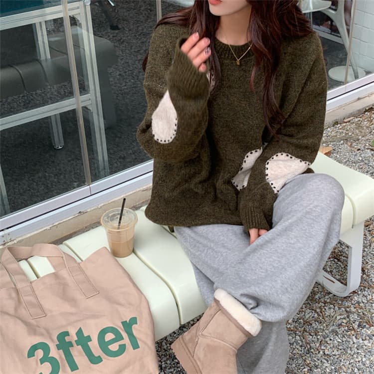 ネイビーコーデ 体型を選ばない暖か厚手長袖ニットトップス