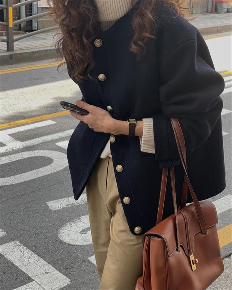 ネイビーコーデ レトロ風丸首長袖アウター金属ボタン付きネイビーコート