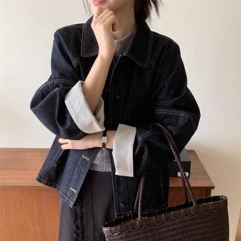 ネイビーコーデ デニムジャケット ゆったりシルエット