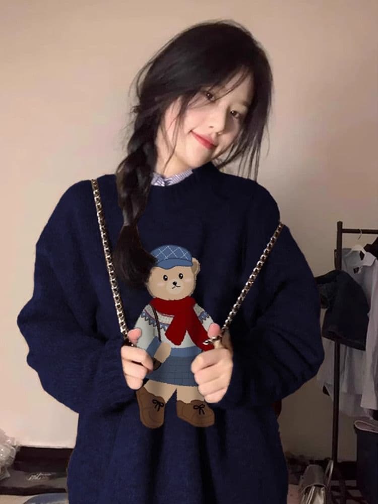 ネイビーコーデ くまさん刺繍入りあったかニット