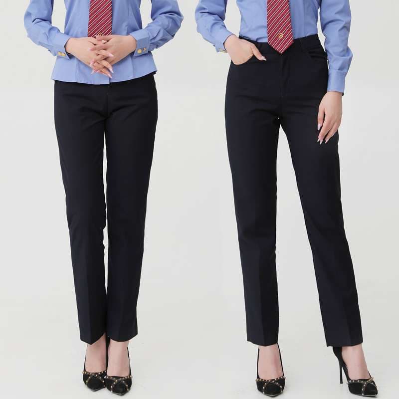 ネイビーコーデ オフィススタイル美脚パンツ