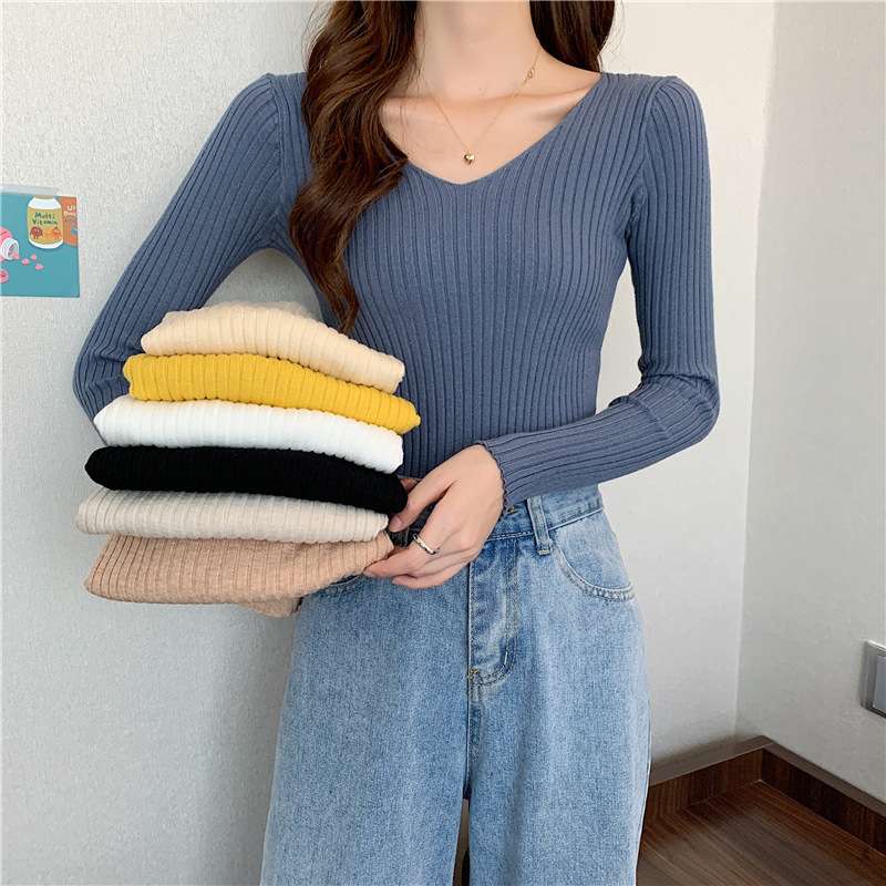 ネイビーコーデ シンプルリブ編みニット