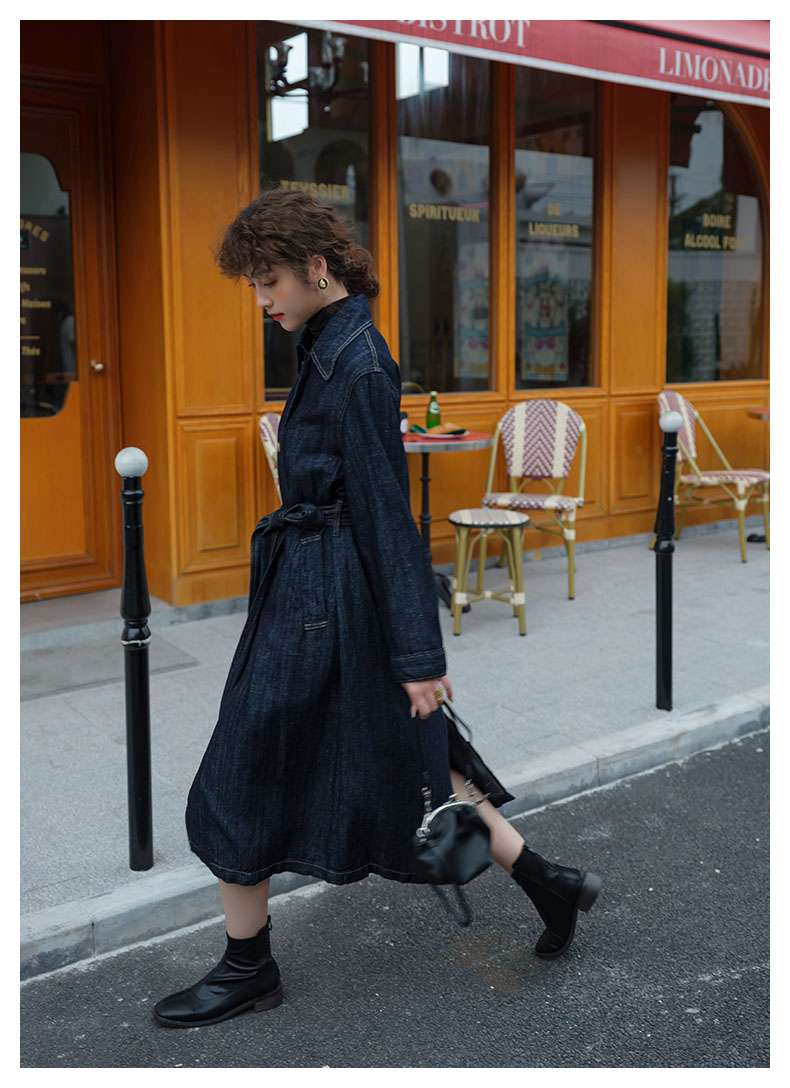 ネイビーコーデ すっきりシルエット デニム ロングコート