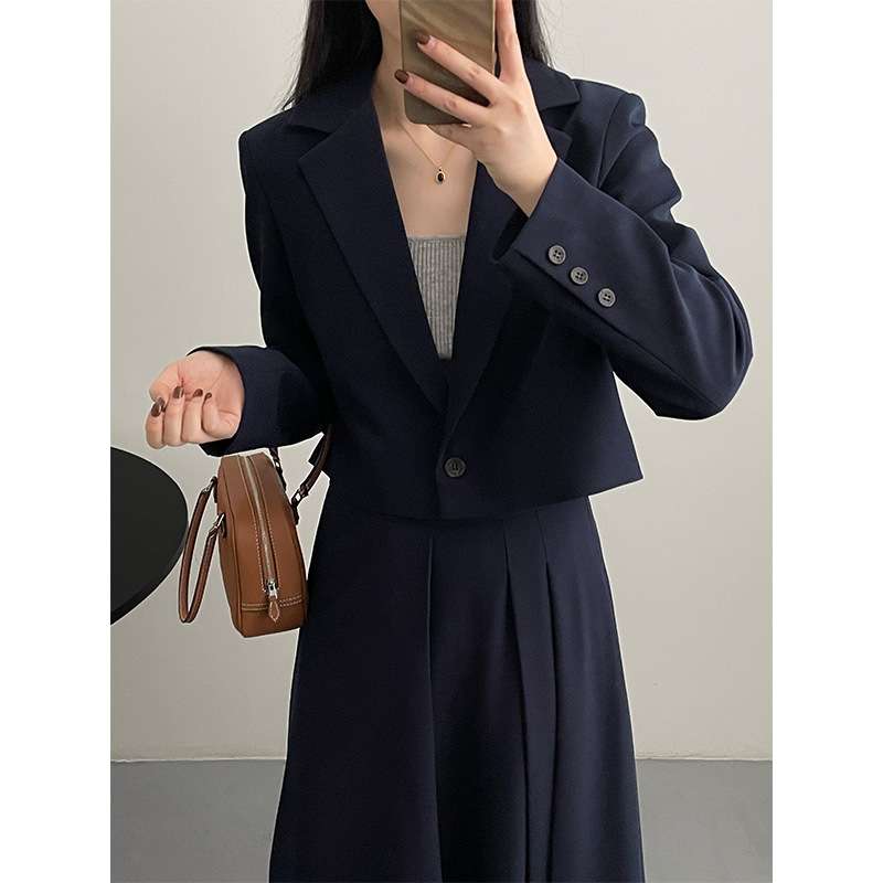 ネイビーコーデ プリーツスカートセットアップ