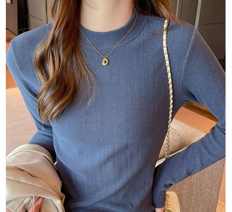 ネイビーコーデ リブニット ジュエル襟付きトップス