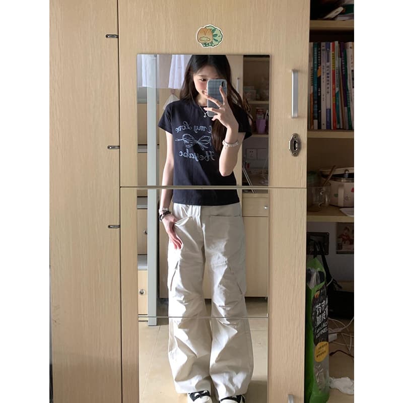 ネイビーコーデ リボン刺繍デザイン カジュアルTシャツ
