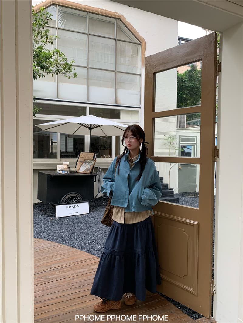 ネイビーコーデ フリルティアードロングスカート