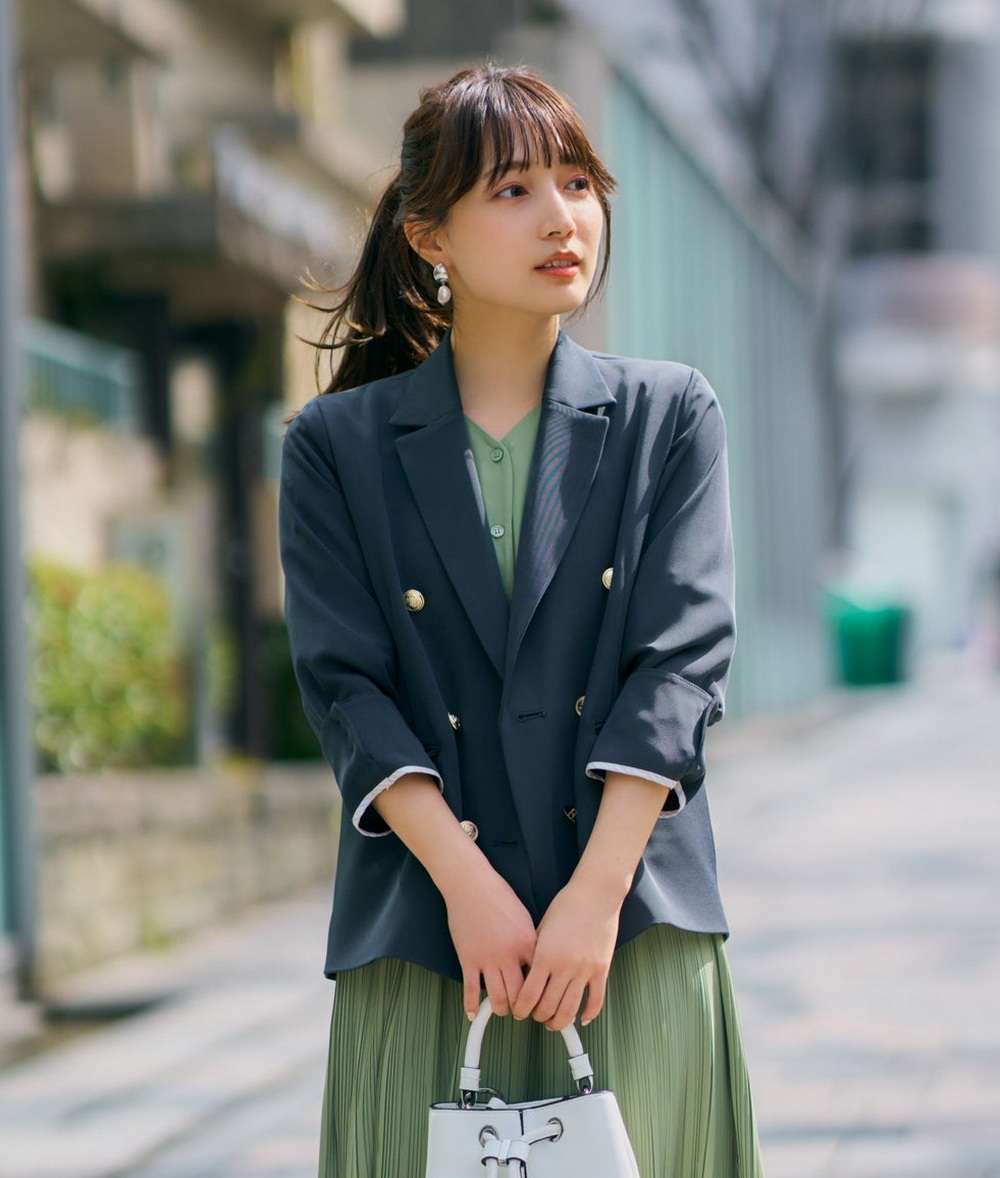 ネイビーコーデ クラシカルダブルジャケット