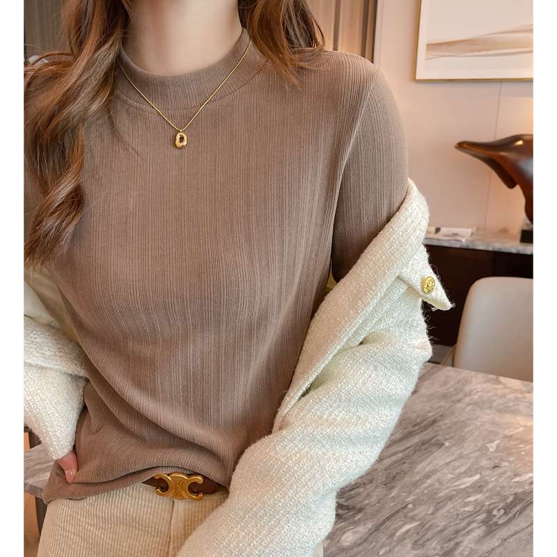 ネイビーコーデ リブニット ジュエル襟付きトップス