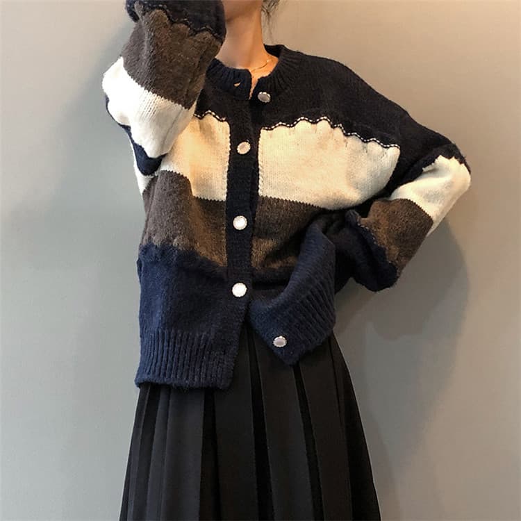 ネイビーコーデ ボーダー柄ニットカーディガン秋冬トップス