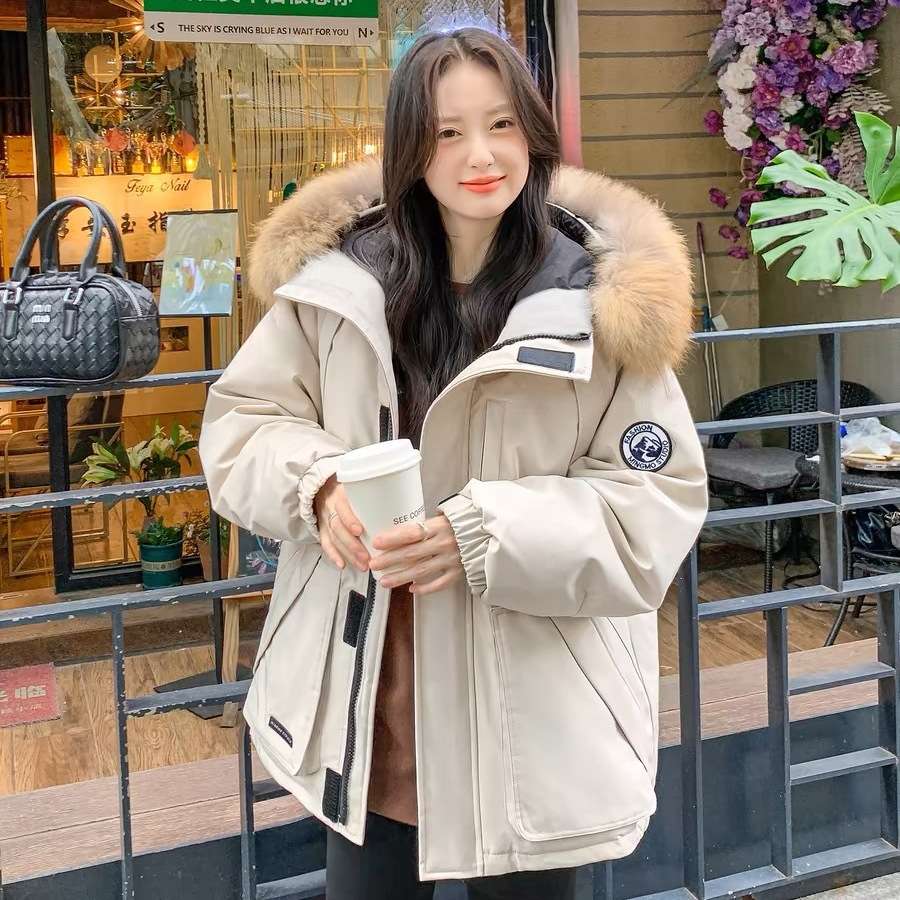 ネイビーコーデ ふわもこファー付きダウンコート