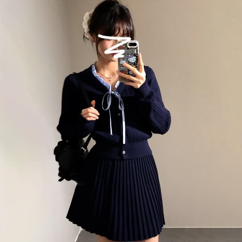 ネイビーコーデ リボン付きプリーツセットアップ