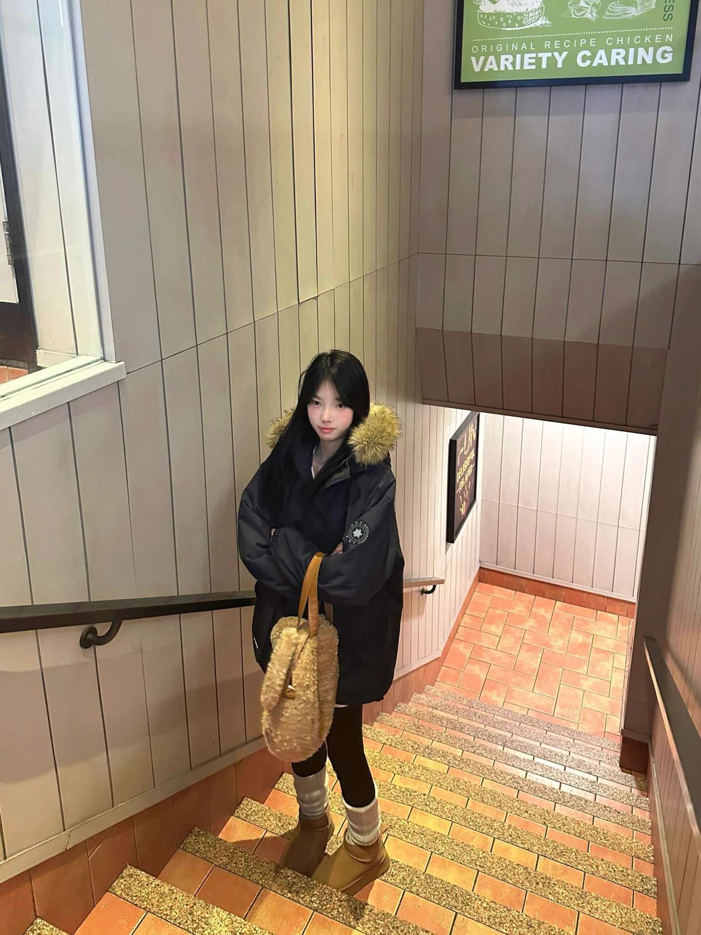 ネイビーコーデ あったか毛皮フード付きダウンコート