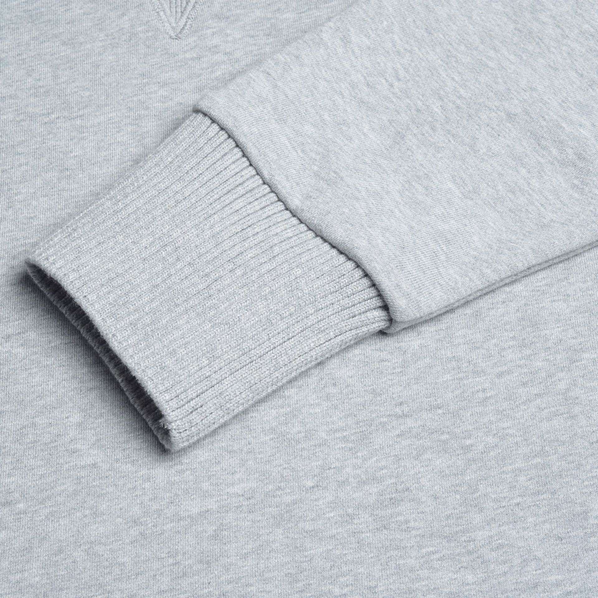 ネイビーコーデ シンプルラインスポーティートレーナー