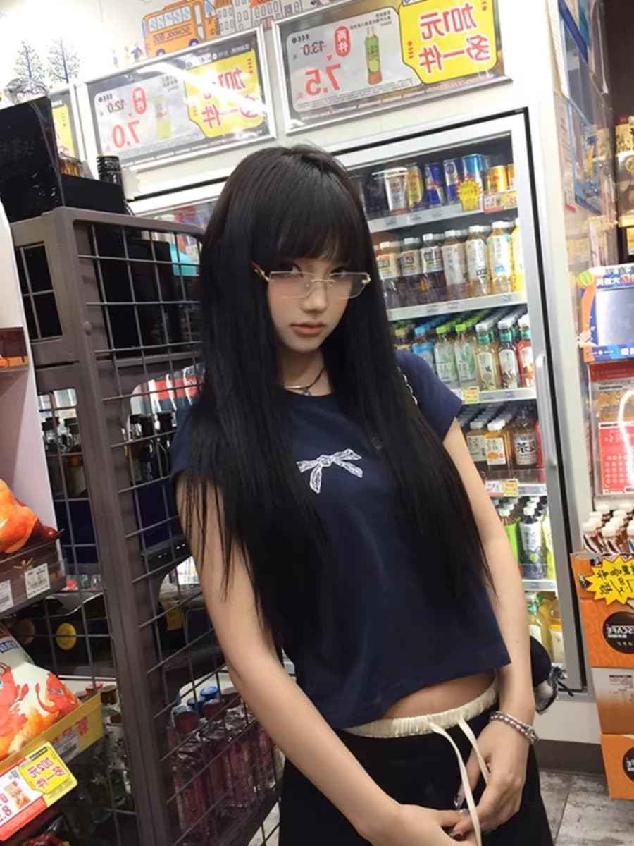 ネイビーコーデ リボンモチーフ ゆるふわトップス