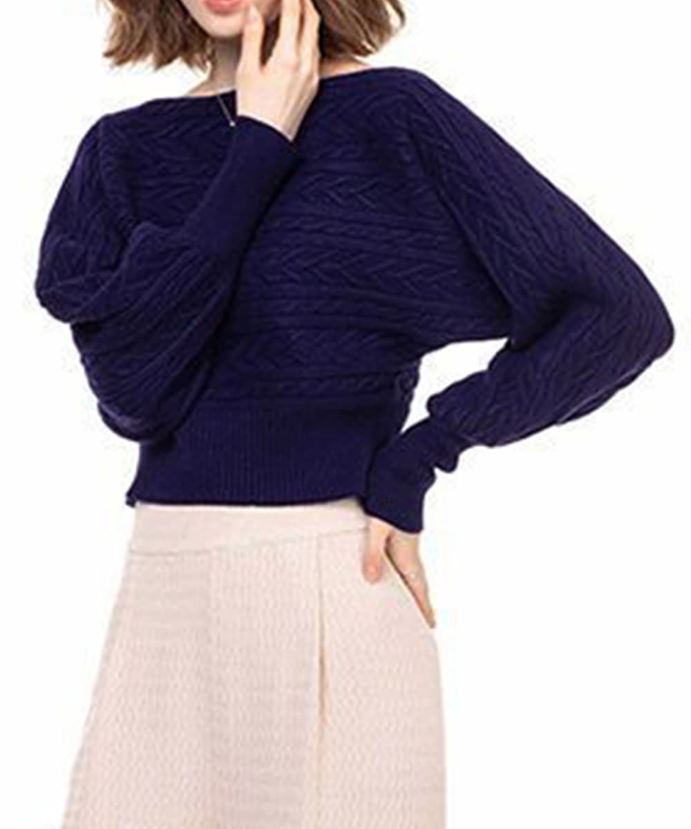 ネイビーコーデ ケーブル編みドルマンスリーブトップス