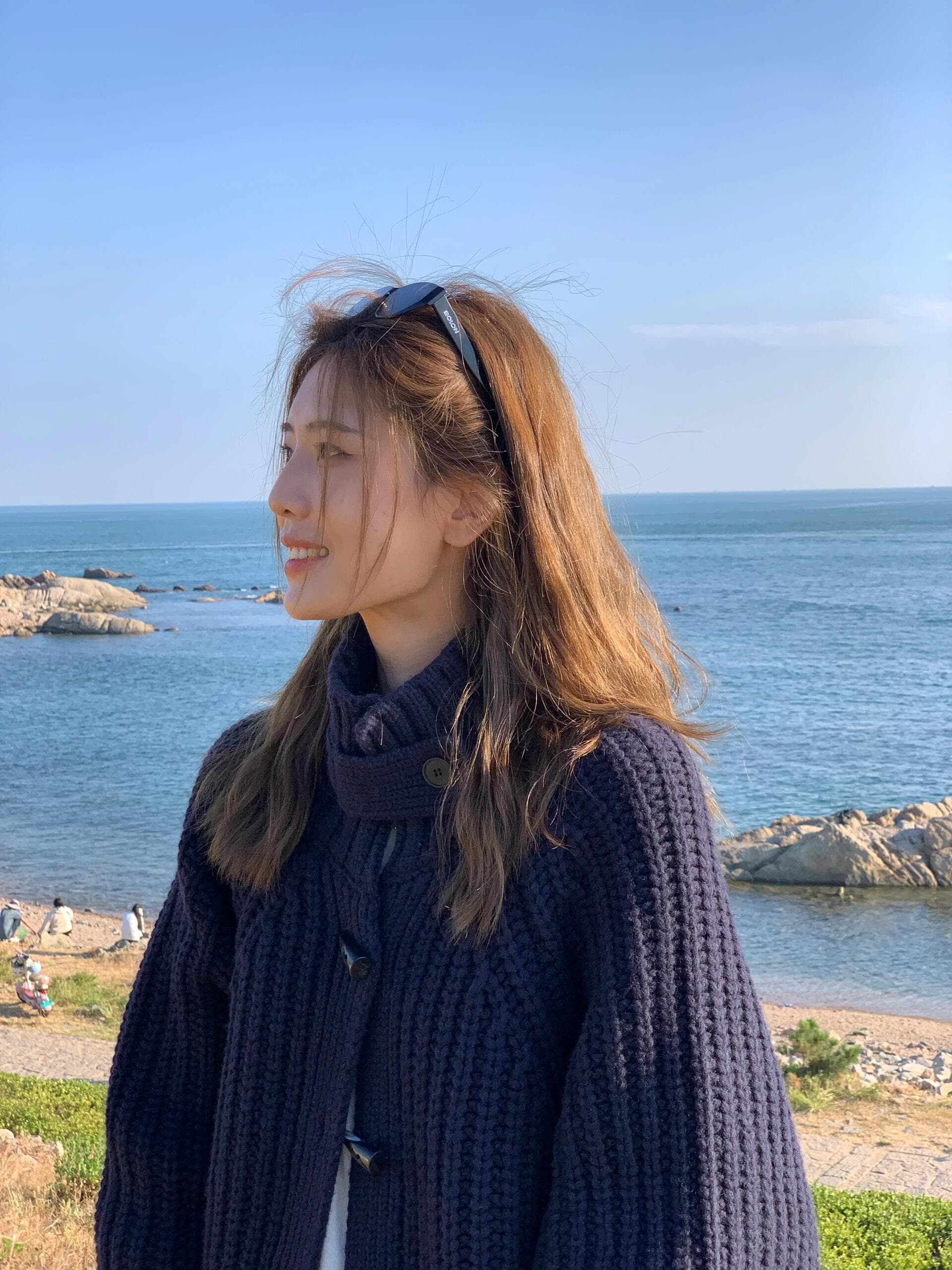 ネイビーコーデ ゆったりケーブル編みダッフルコート