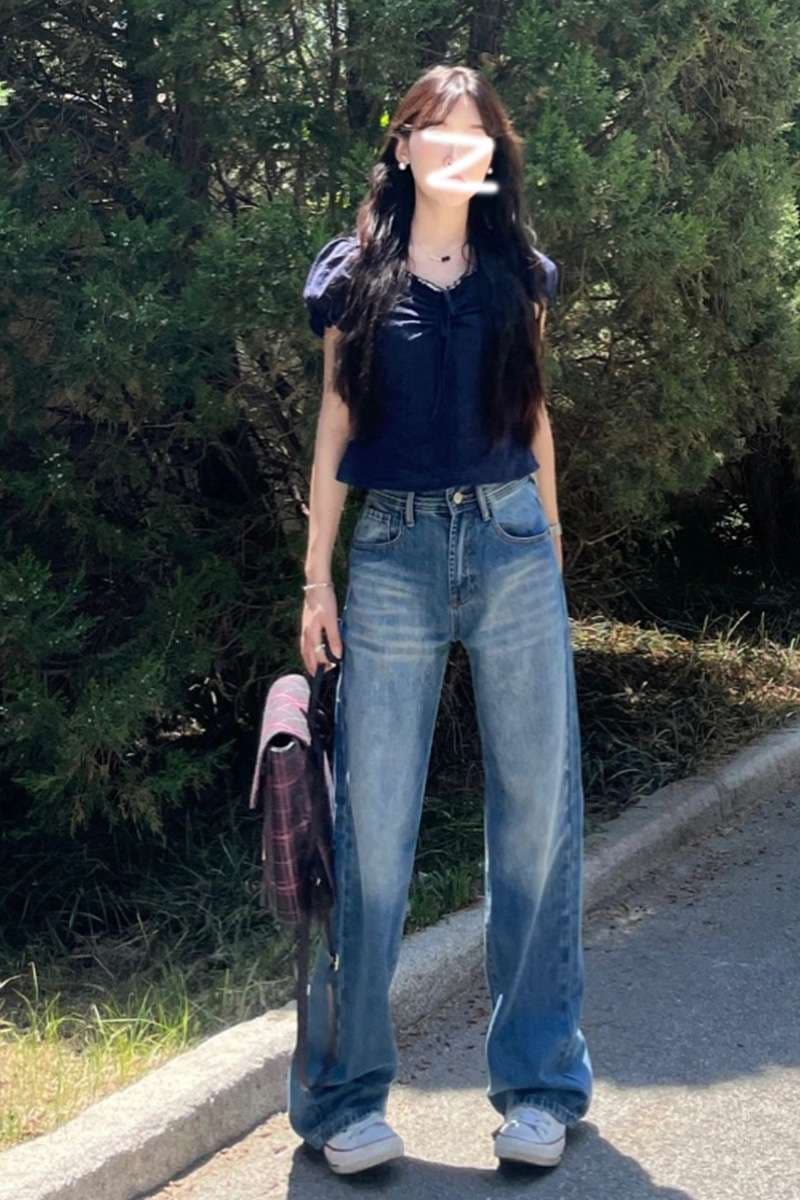 ネイビーコーデ パフスリーブリボンブラウス