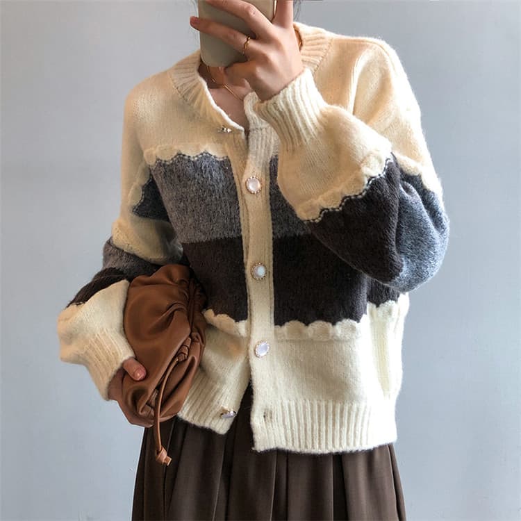 ネイビーコーデ ボーダー柄ニットカーディガン秋冬トップス