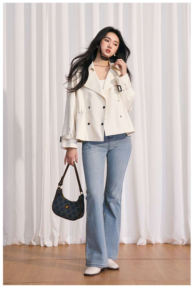 ネイビーコーデ すっきりシルエットクロップトレンチコート