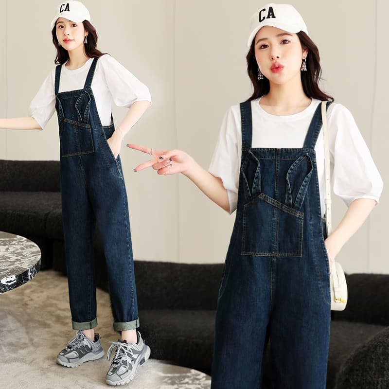 ネイビーコーデ ゆったりシルエットサロペットパンツ