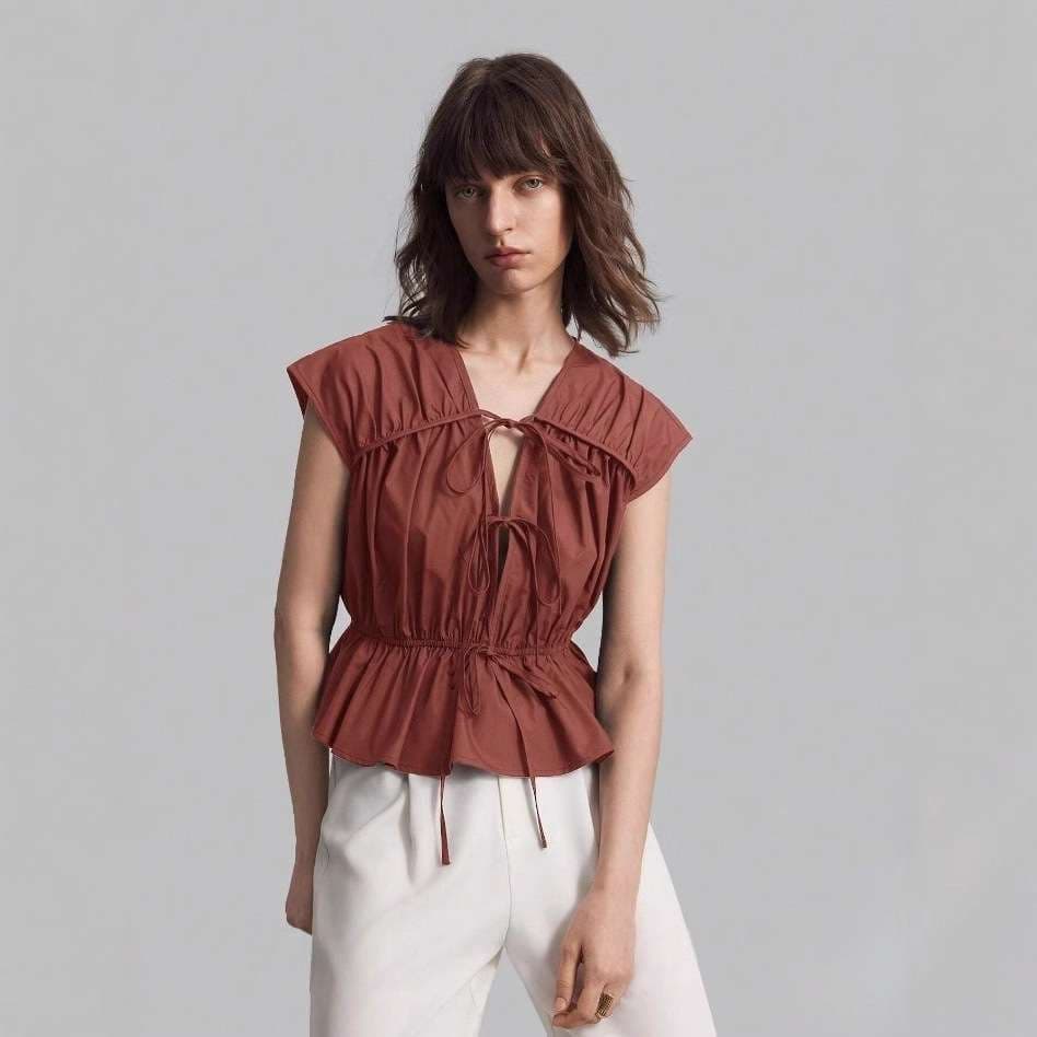 ネイビーコーデ フリルギャザーリボン結びブラウス