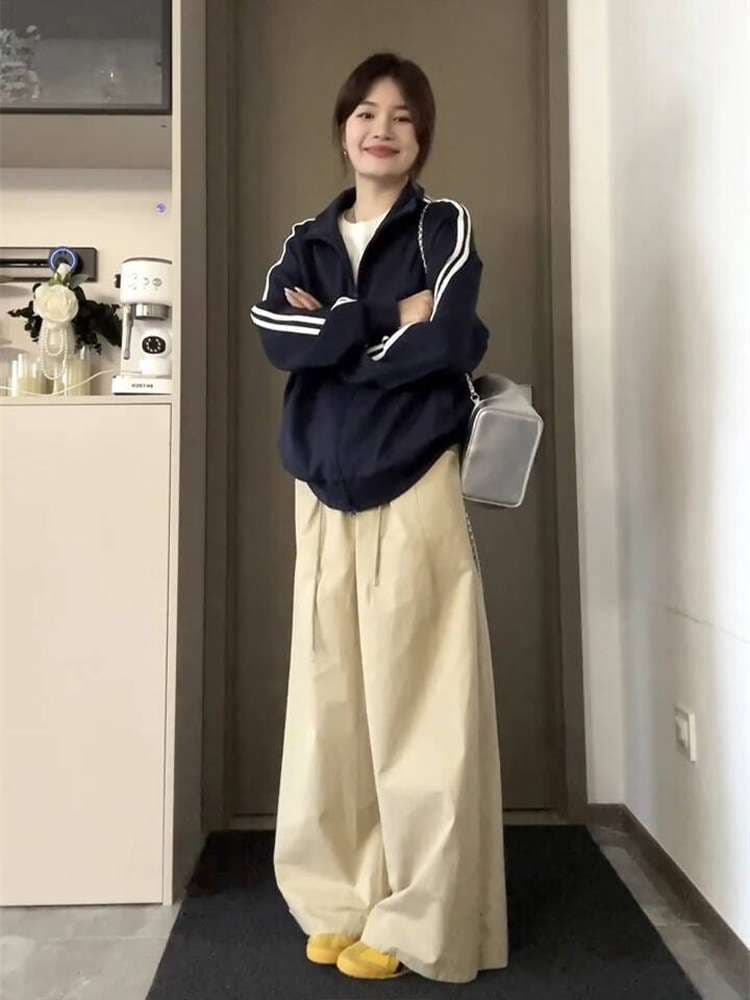 ネイビーコーデ ゆったりスポーティジップアップブルゾン