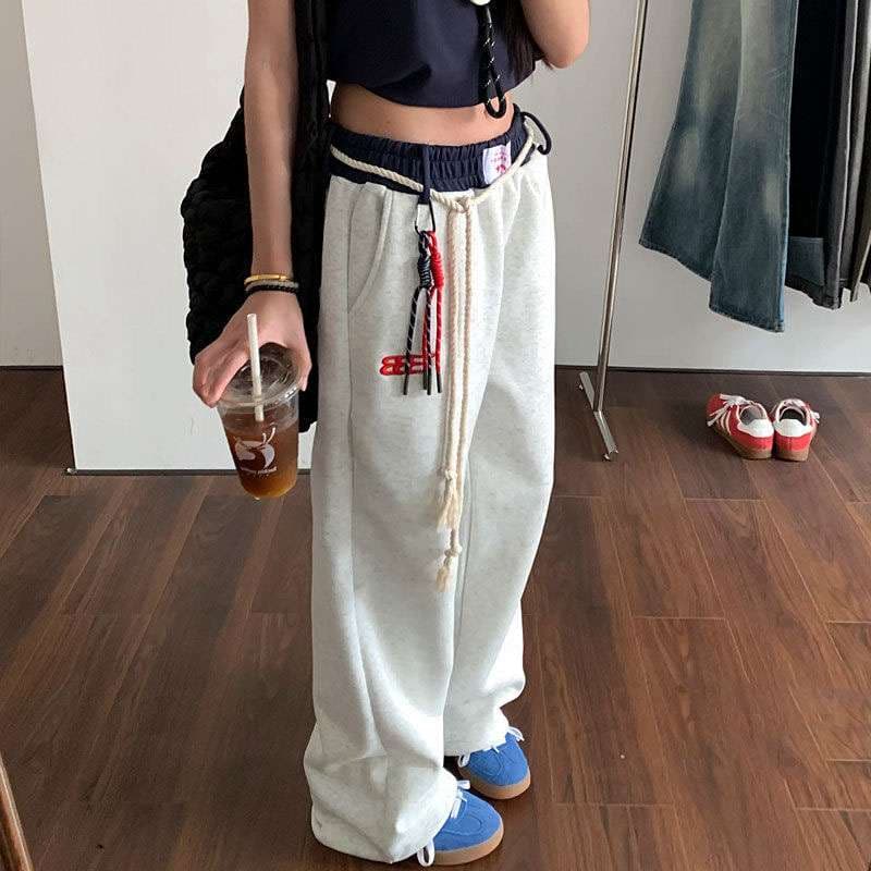 ネイビーコーデ ドローコード ゆったりロング丈パンツ