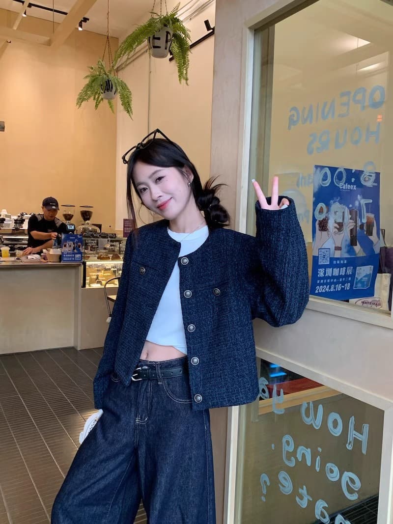 ネイビーコーデ 上品×カジュアルの絶妙バランス！ネイビーツイードジャケット