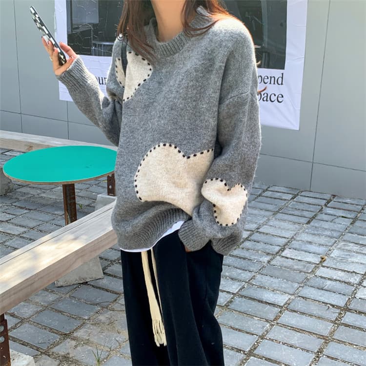 ネイビーコーデ 体型を選ばない暖か厚手長袖ニットトップス