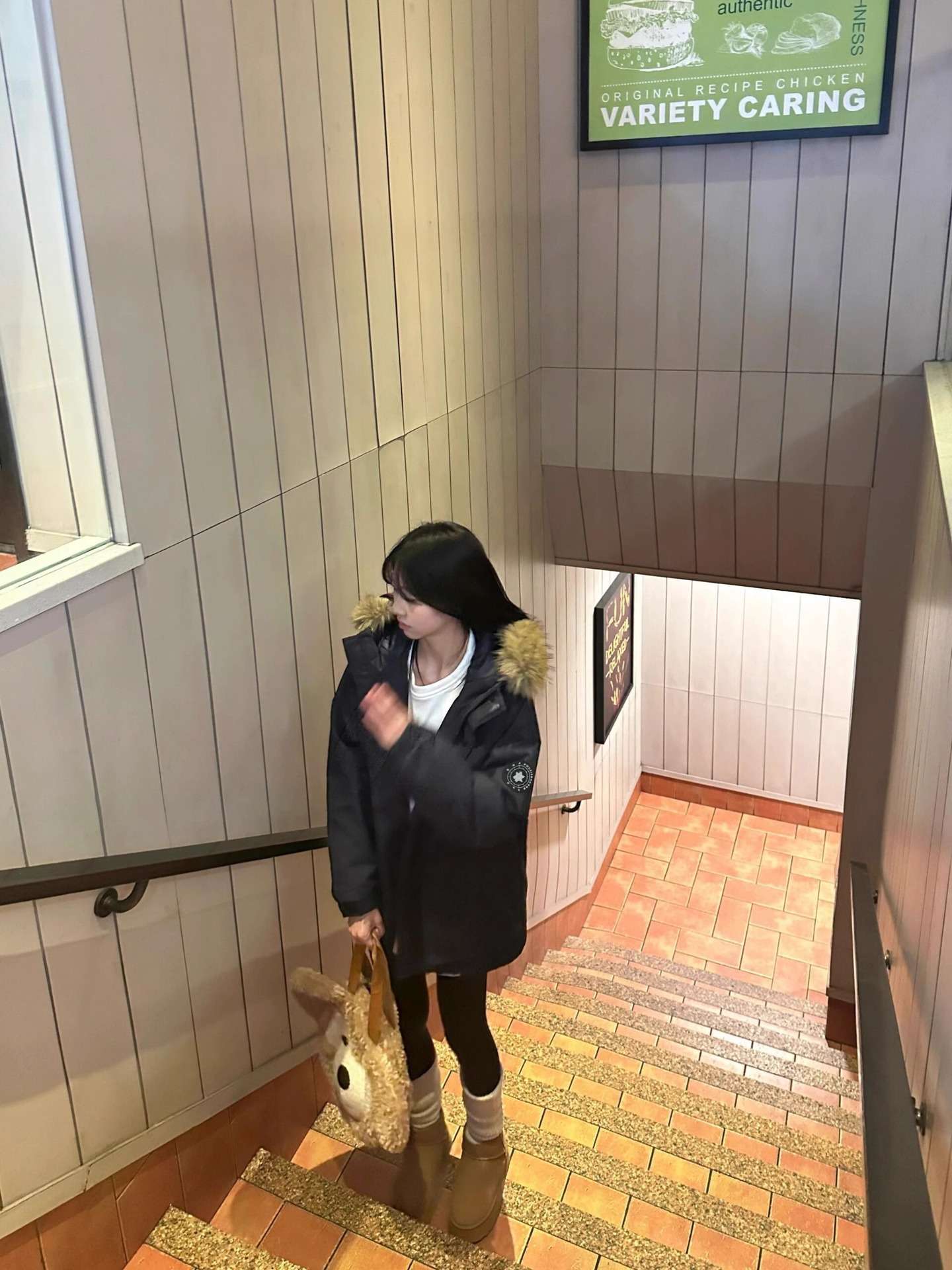 ネイビーコーデ あったか毛皮フード付きダウンコート