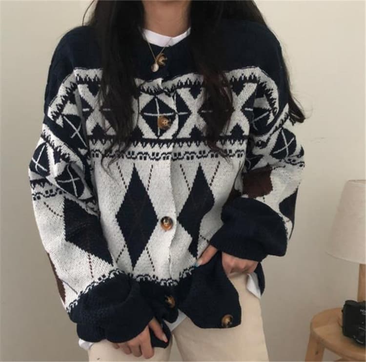 ネイビーコーデ 大人可愛い幾何学模様ニットカーディガン トップス