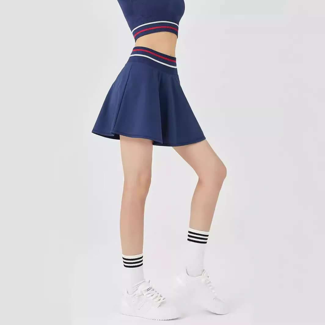 ネイビーコーデ プリーツ入りスポーティーミニフレアスカート