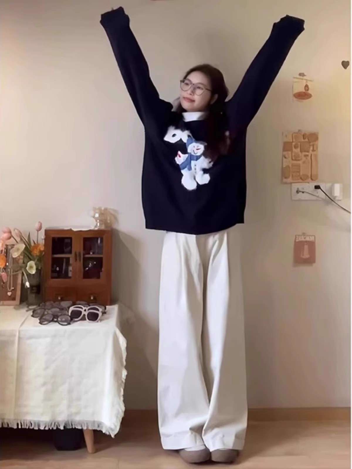 ネイビーコーデ スノーマンプリントトレーナー