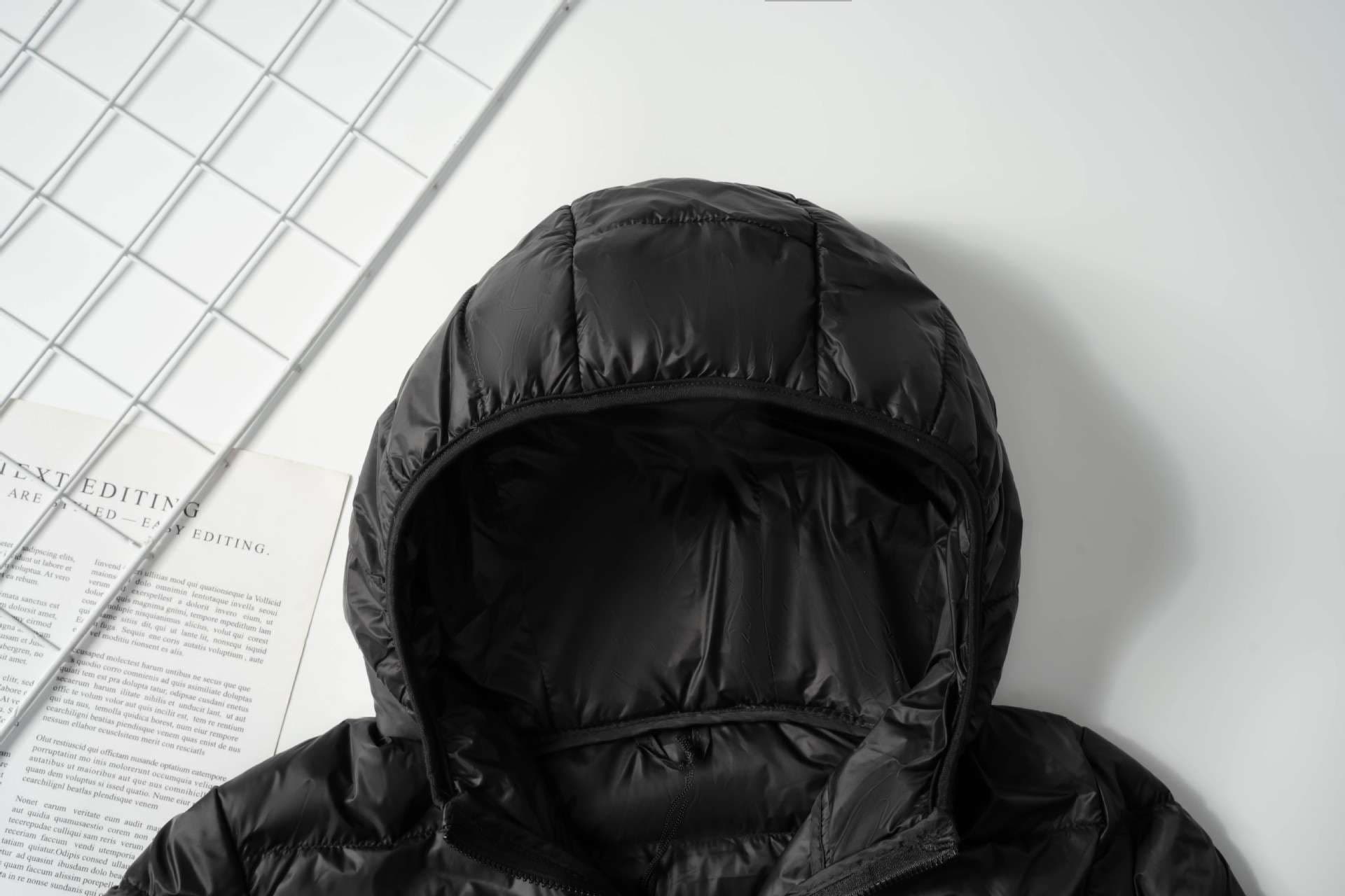 ネイビーコーデ 軽量 中綿 フード付きダウンジャケット