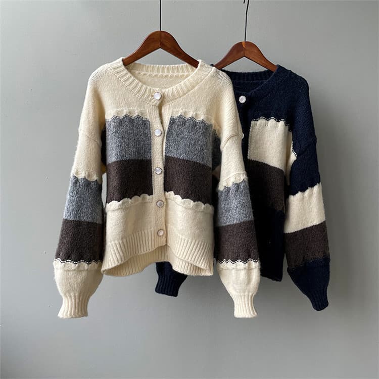 ネイビーコーデ ボーダー柄ニットカーディガン秋冬トップス