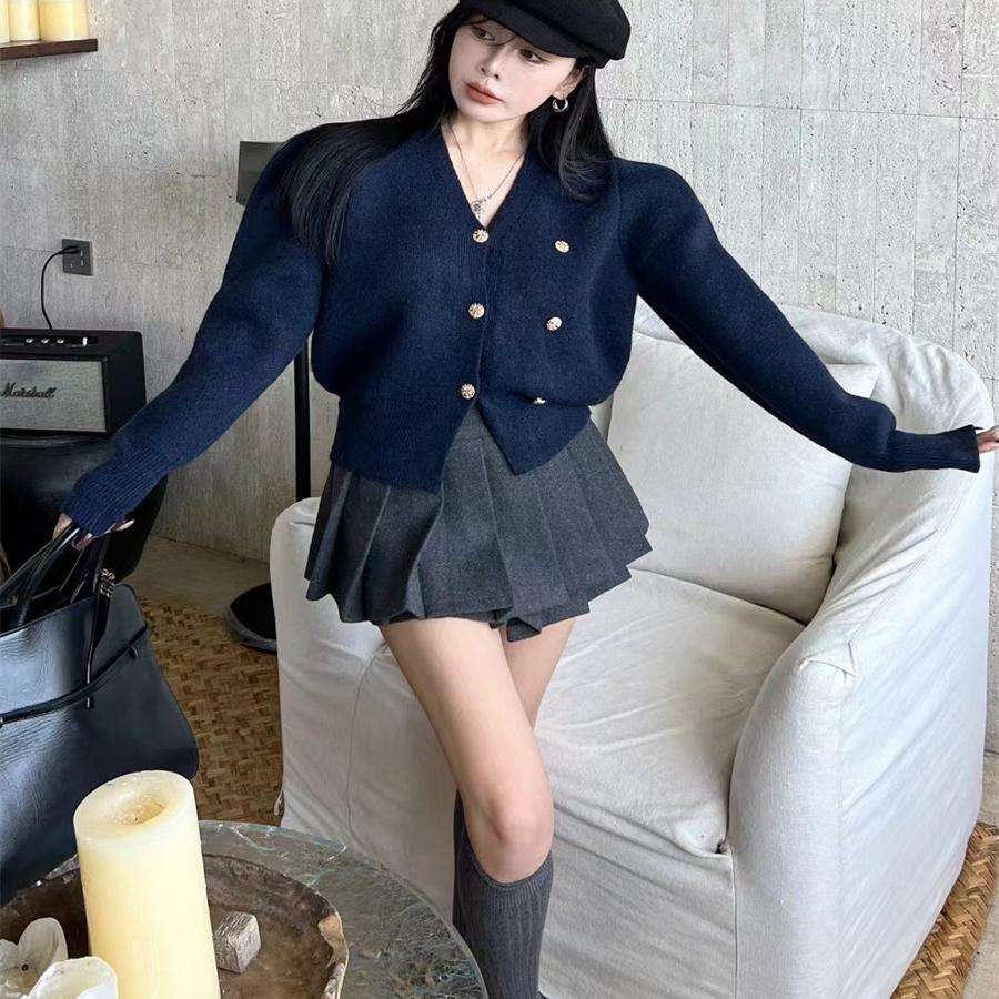 ネイビーコーデ ゆったりクロップド丈カーディガン