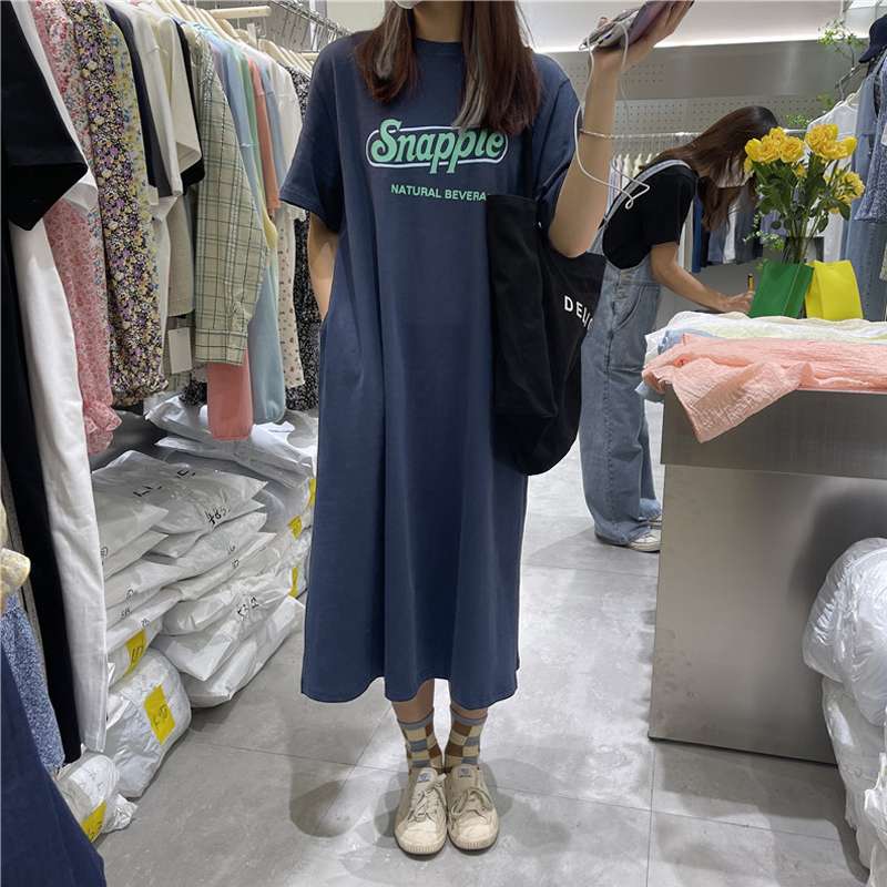 ネイビーコーデ レトロロゴゆったりワンピース