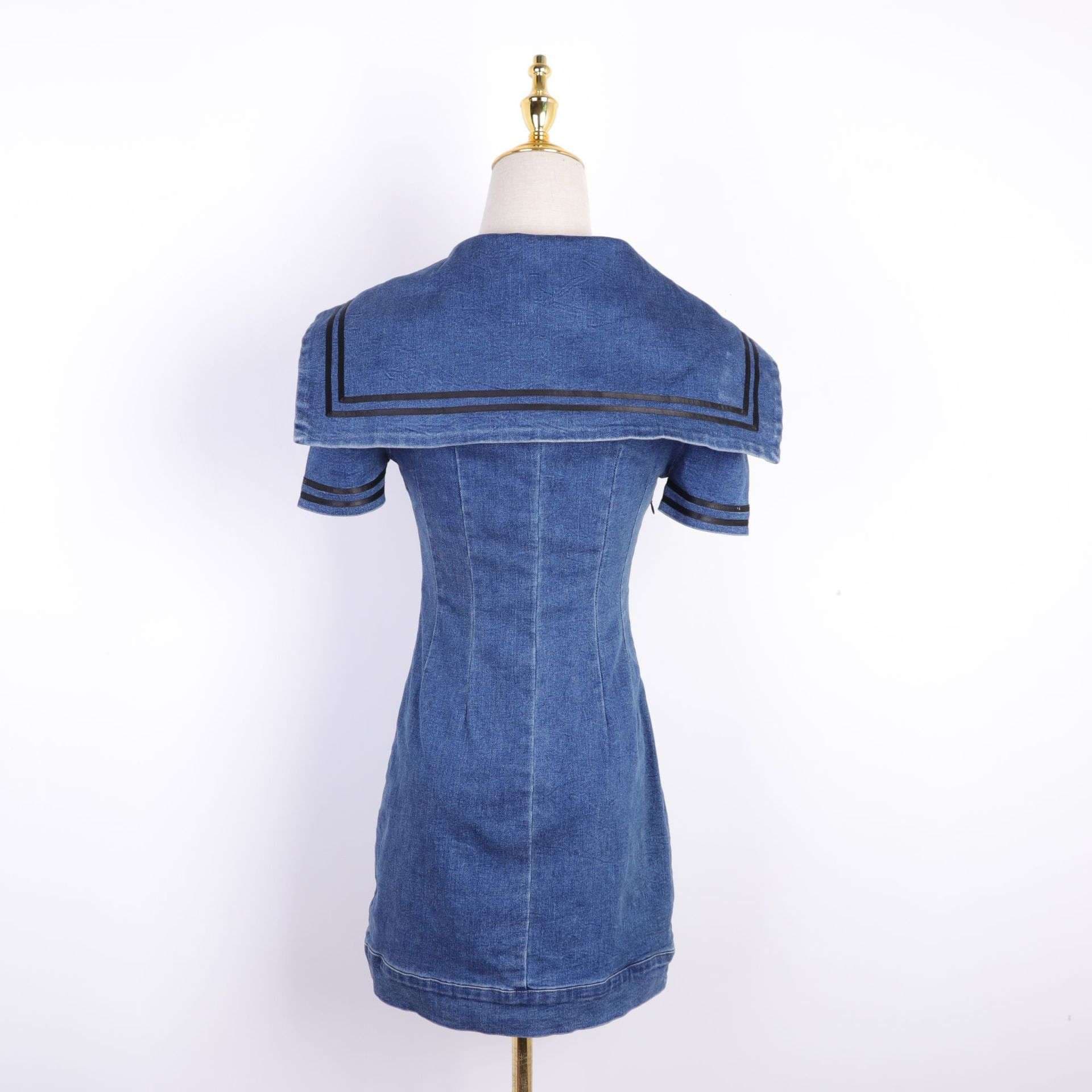 ネイビーコーデ セーラー襟付きデニムワンピース