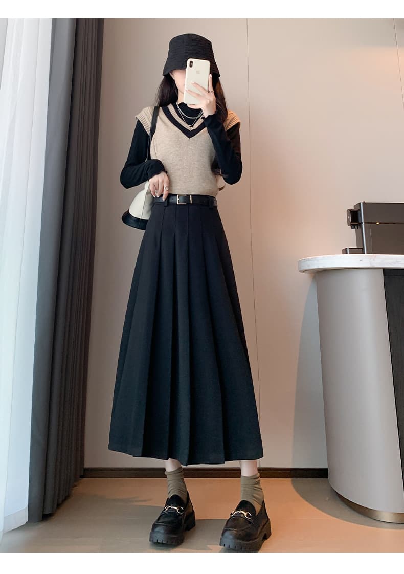 ネイビーコーデ プリーツロング丈スカート