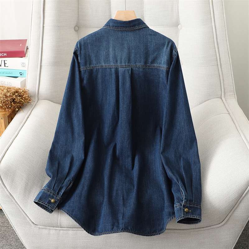 ネイビーコーデ デニムシャツブラウス